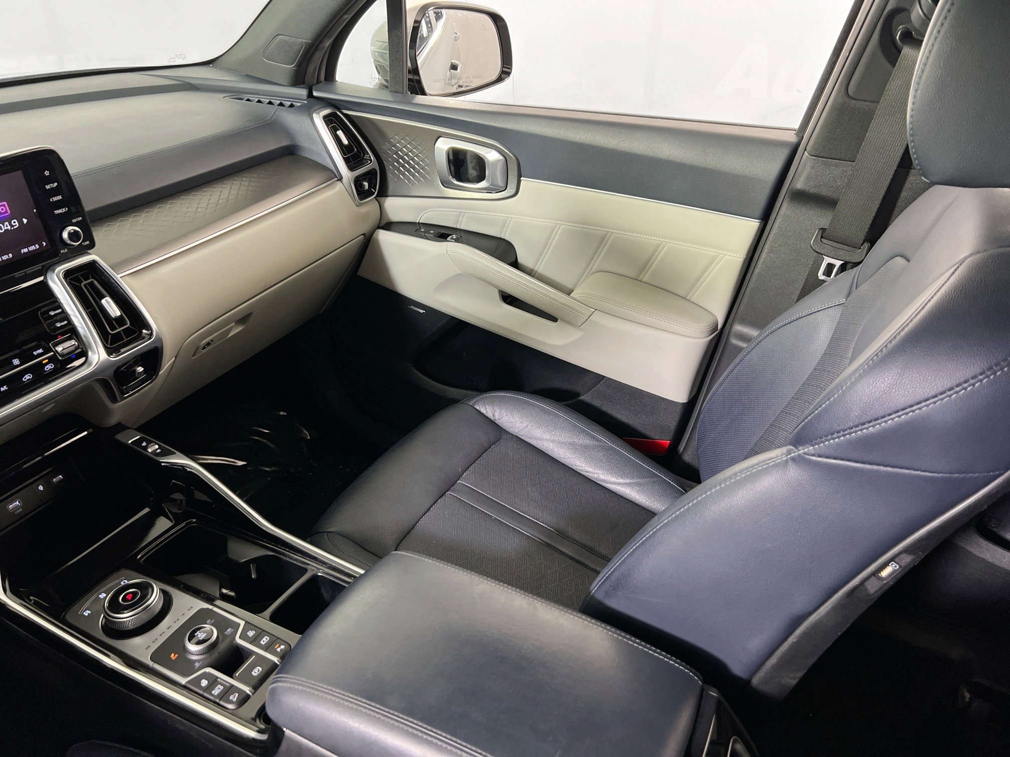 Used 2022 Kia Sorento SX Prestige w/ Panoramic Sunroof Package image 25