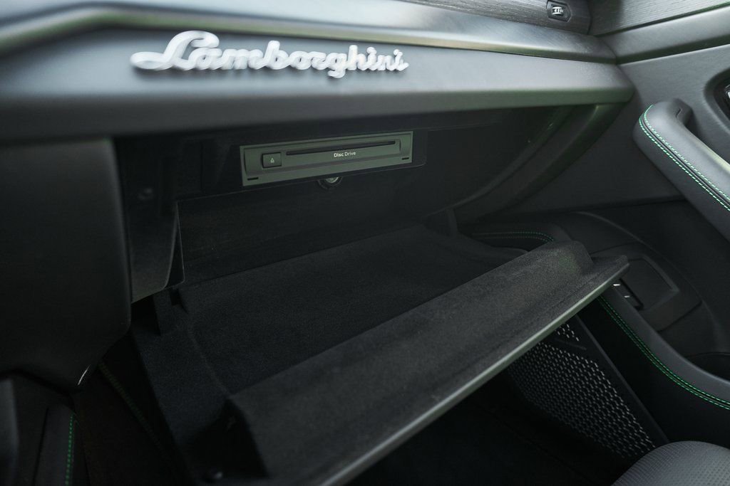 Used 2021 Lamborghini Urus image 78