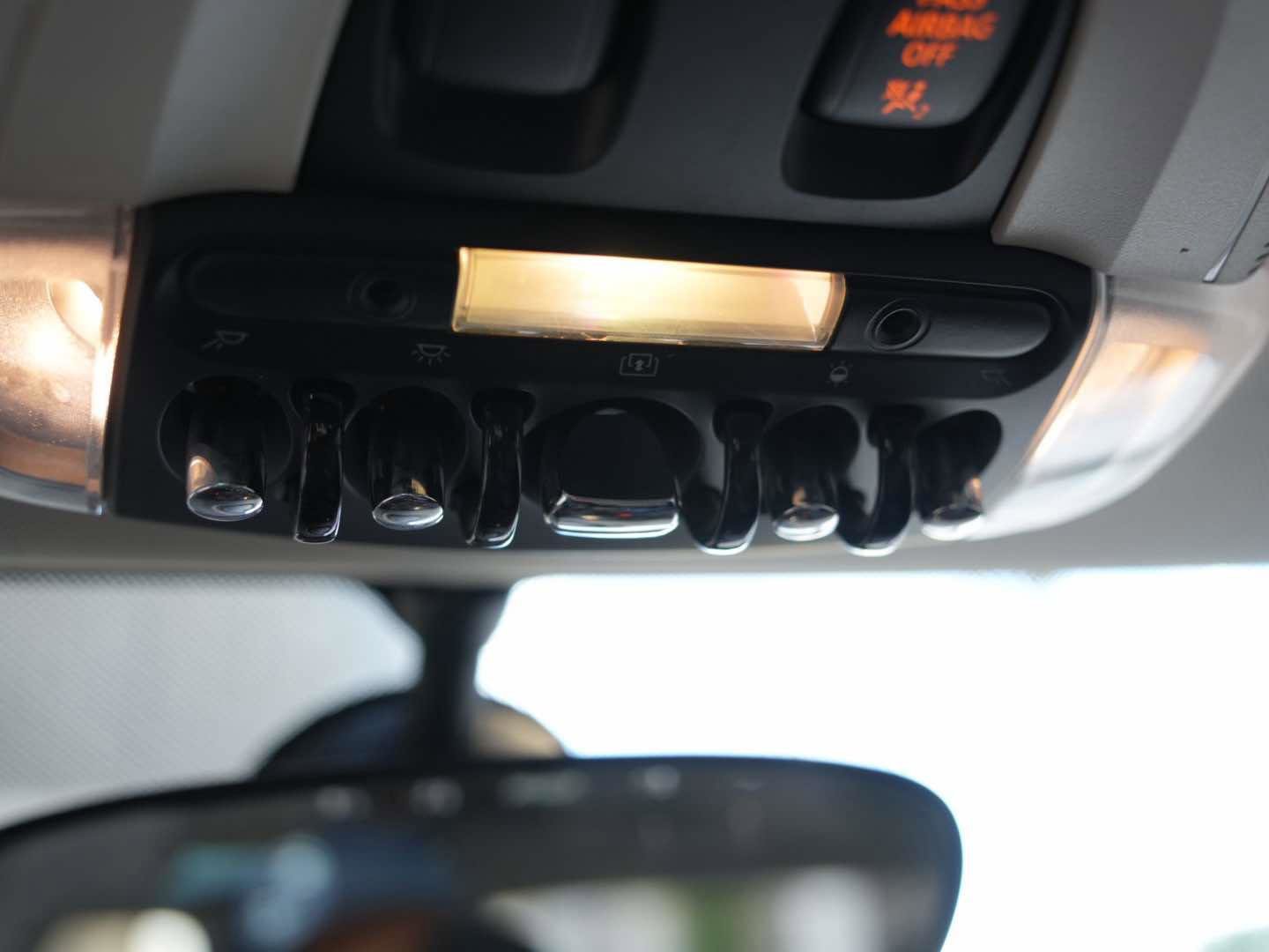 Used 2016 MINI Cooper 2-Door Hardtop image 21