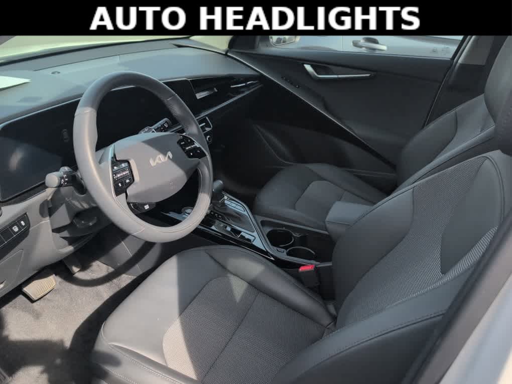 Used 2024 Kia Niro EX image 8