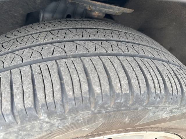 Used 2023 Ford Explorer Platinum w/ Premium Technology Package image 28