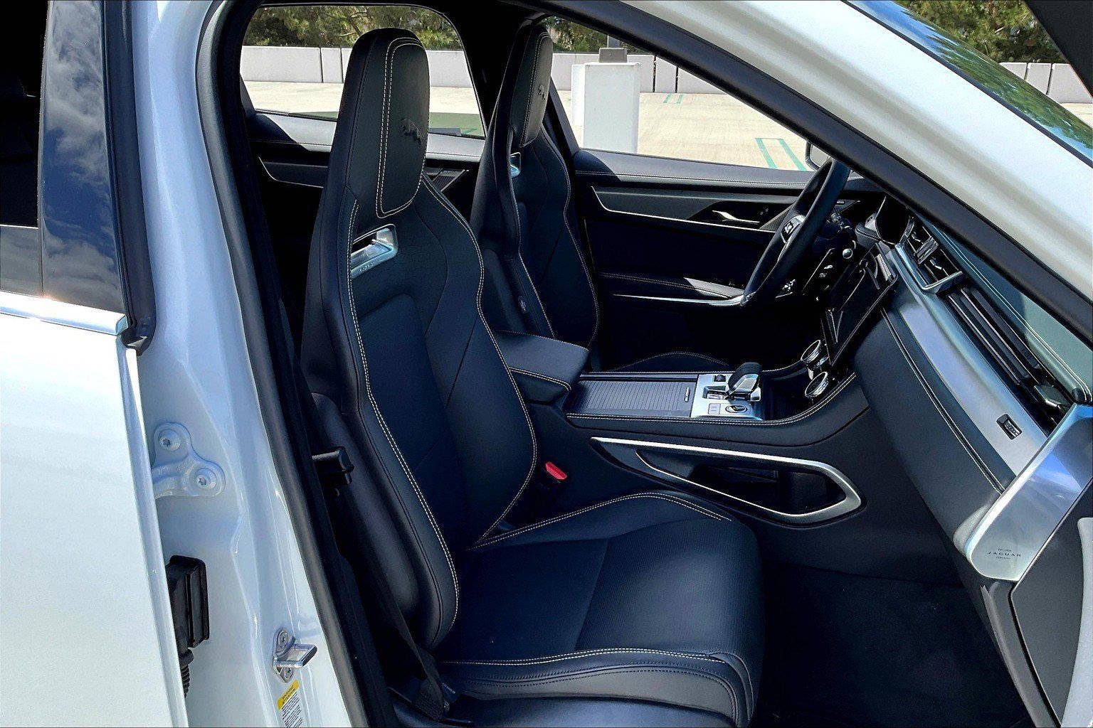 New 2026 Jaguar F-PACE R-Dynamic S image 9