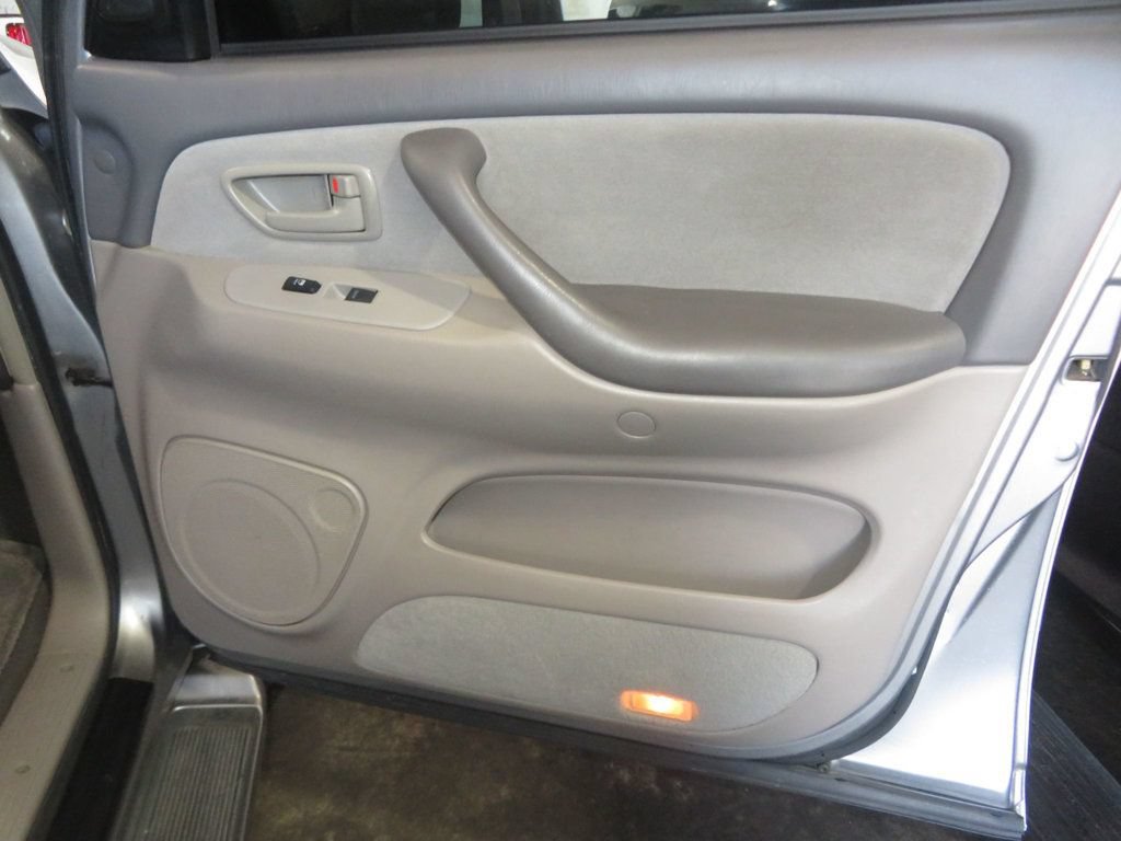Used 2006 Toyota Sequoia SR5 AWD/4WD image 34