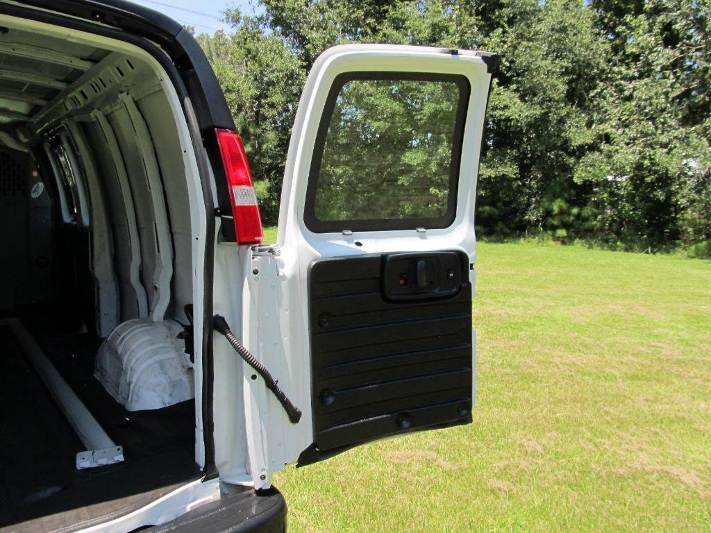 Used 2022 GMC Savana 3500 Extended w/ Driver Convenience Package image 25