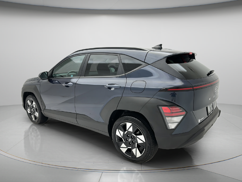 Used 2025 Hyundai Kona SEL FWD image 4