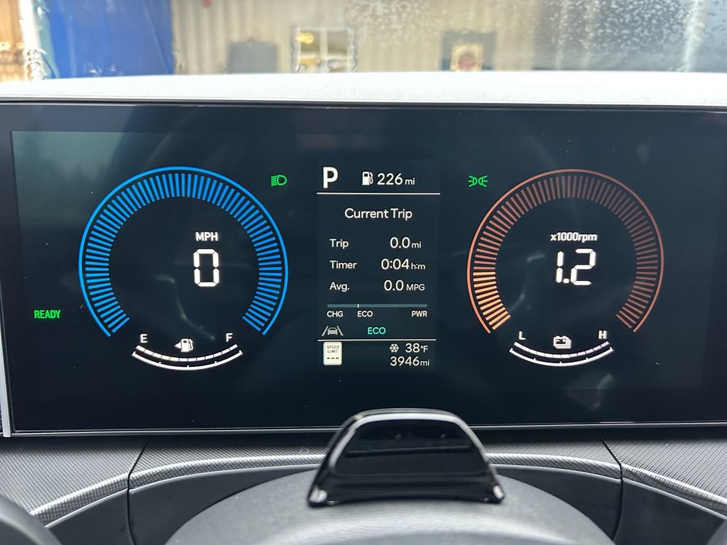 Used 2025 Hyundai Santa Fe SEL image 16