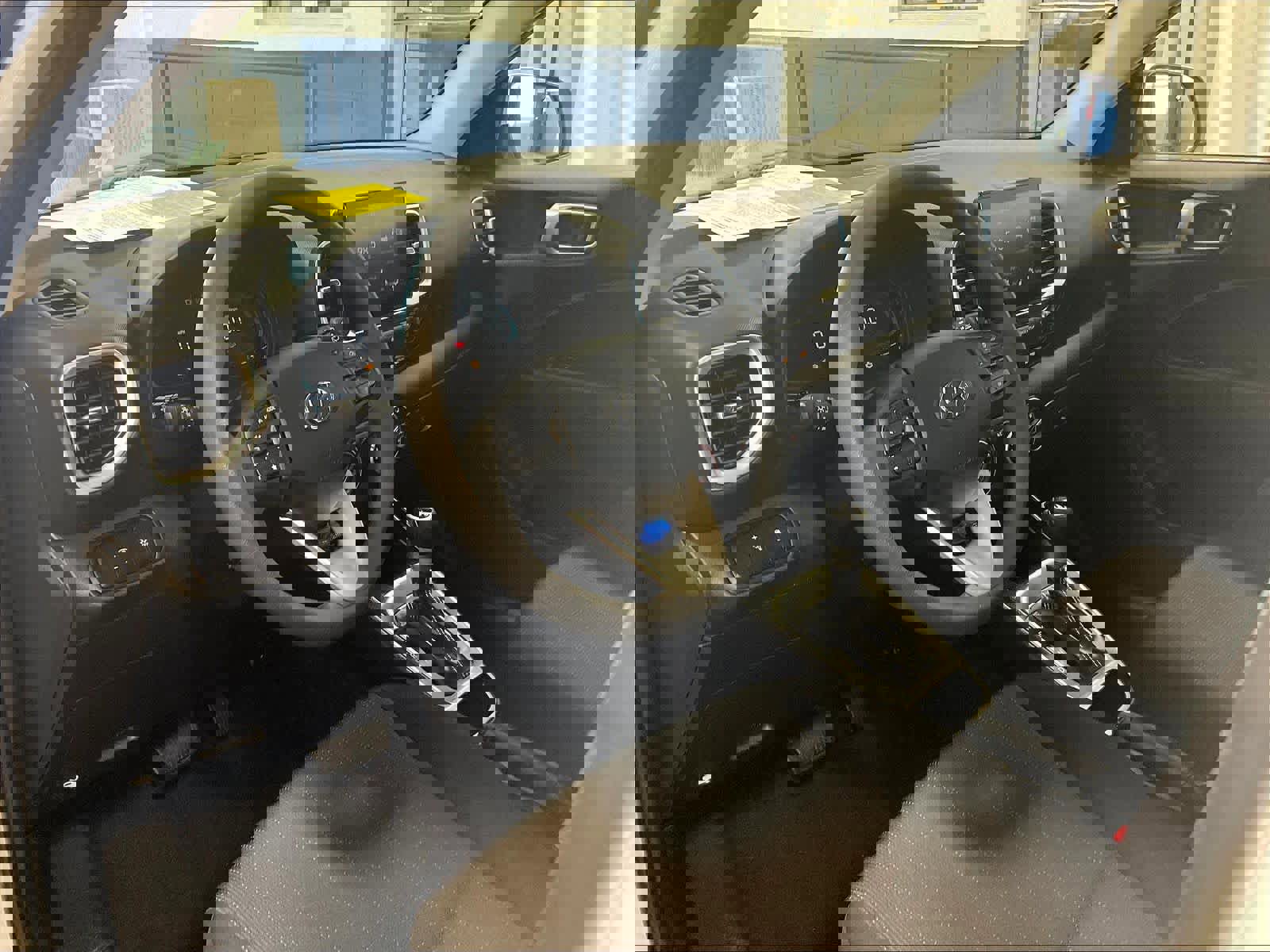 Used 2025 Hyundai Venue SE image 8