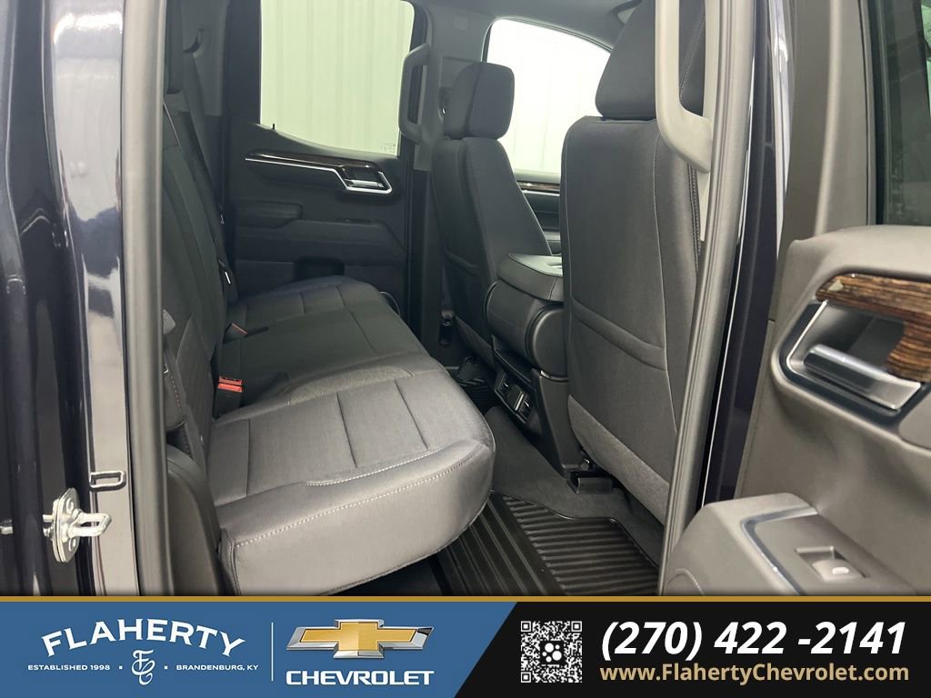 Used 2025 GMC Sierra 1500 Elevation image 13