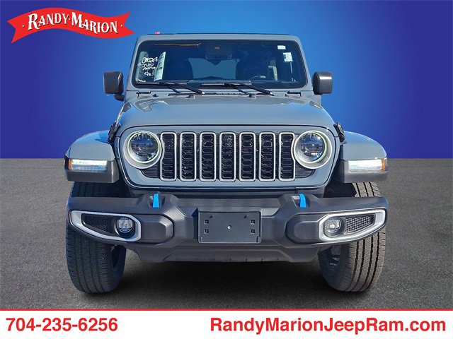Used 2024 Jeep Wrangler Unlimited Sahara w/ Technology Group image 2