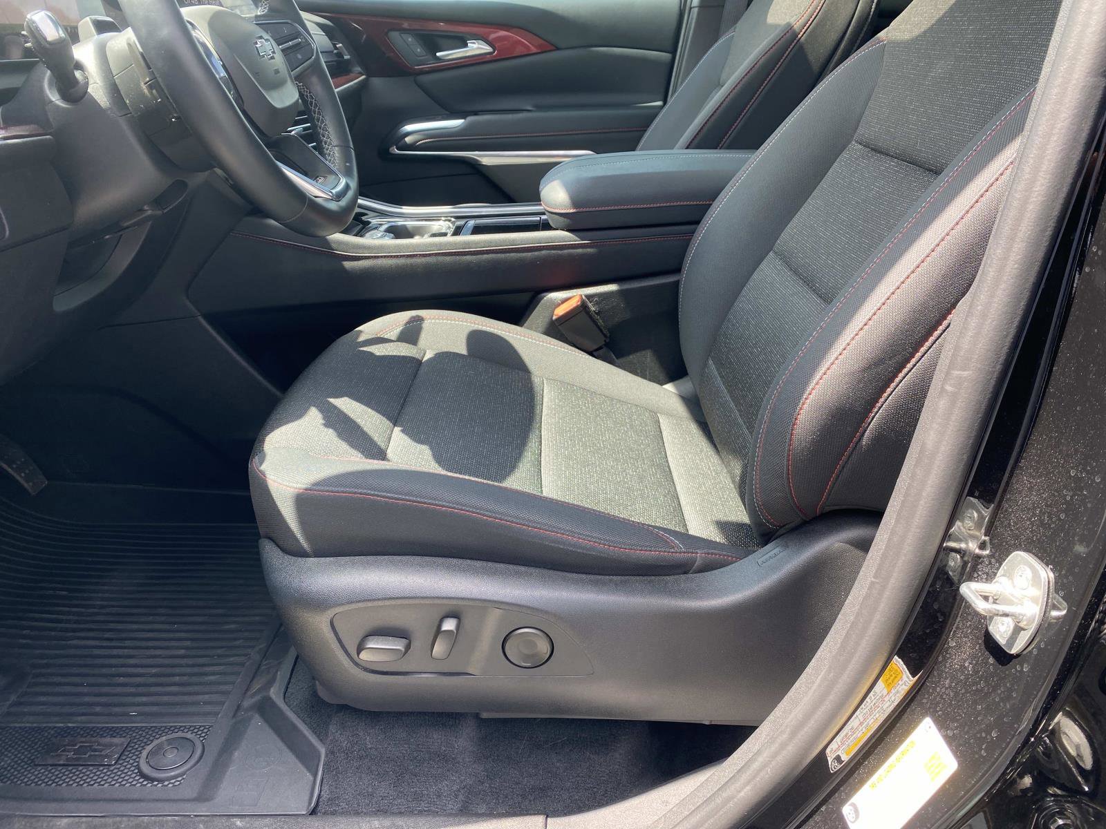 Used 2024 Chevrolet Traverse Z71 w/ Enhanced Driving Package image 19