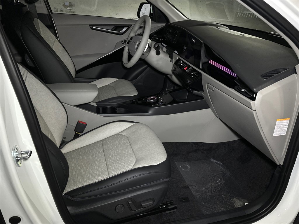 New 2025 Kia Niro Wave w/ Wave Preserve Package image 11