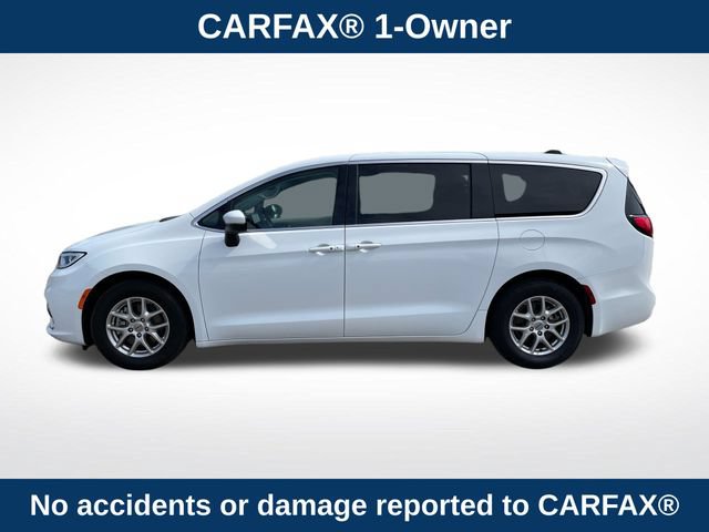 Used 2023 Chrysler Pacifica Touring-L FWD image 2