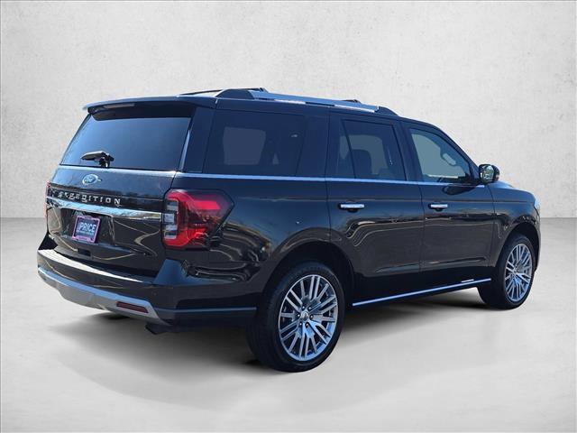 Used 2024 Ford Expedition Limited image 5