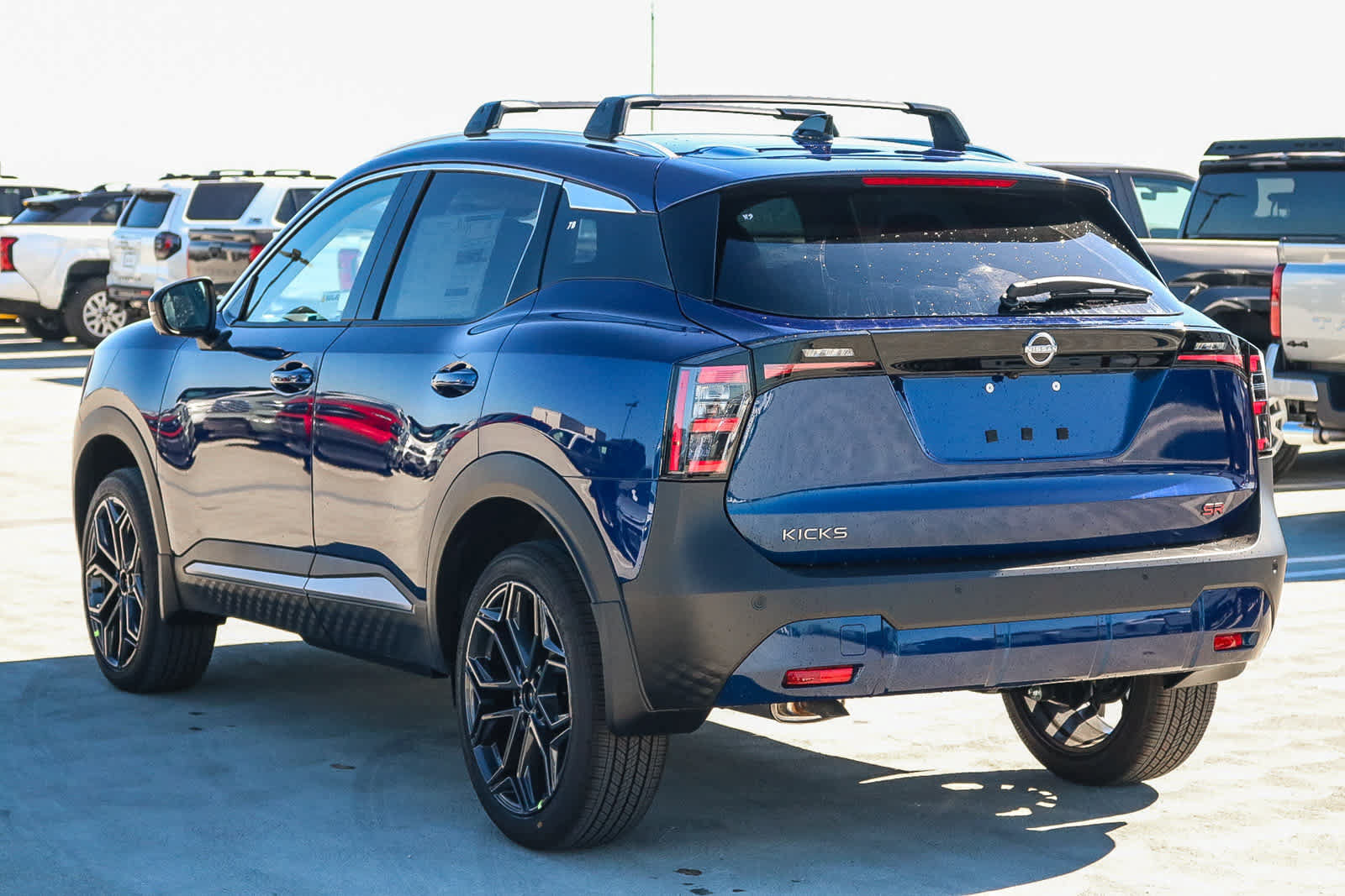 New 2026 Nissan Kicks SR FWD image 8