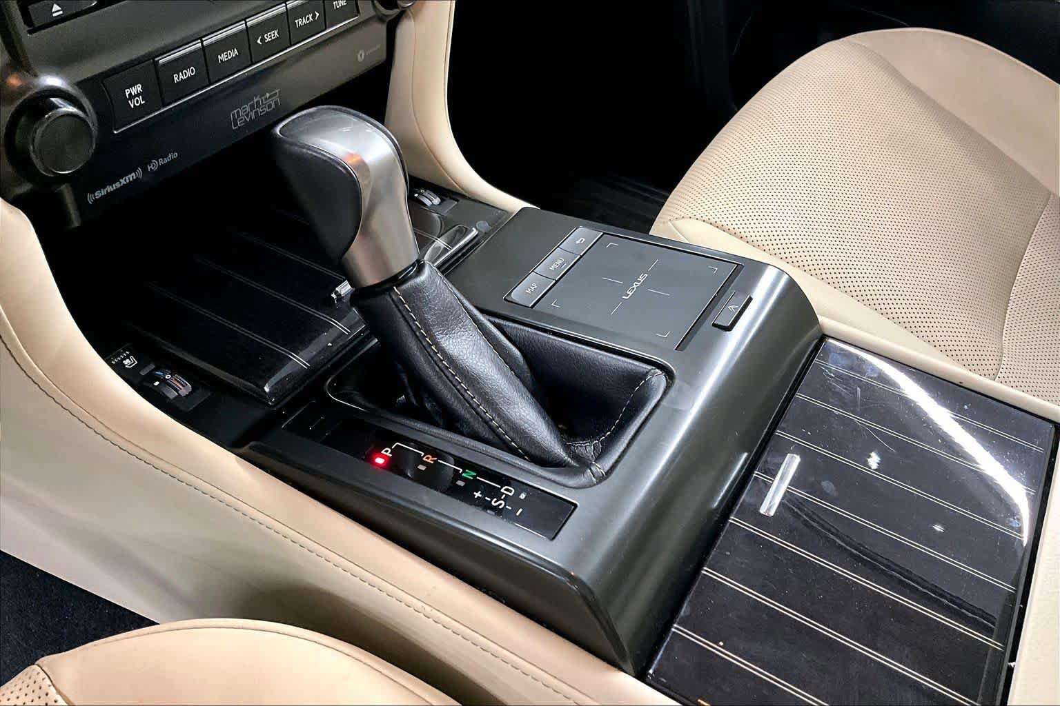 Used 2023 Lexus GX 460 Premium w/ Accessory Package image 17
