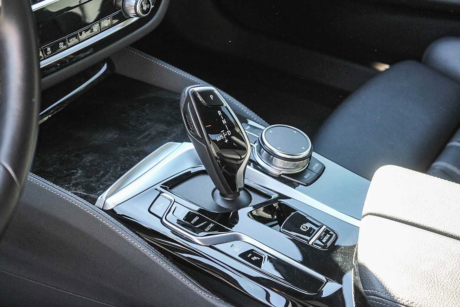 Used 2023 BMW 530e 530e w/ M Sport Package image 32