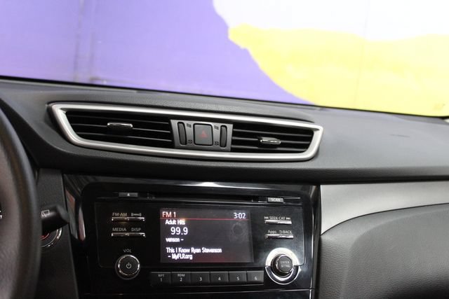Used 2015 Nissan Rogue SV AWD/4WD image 17