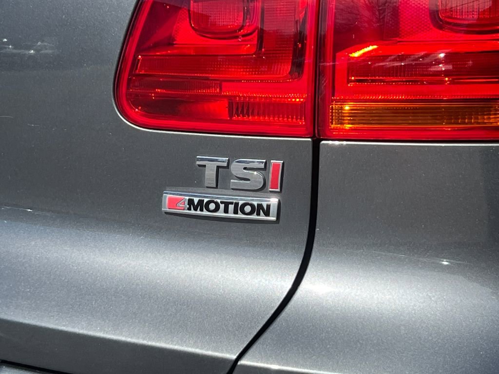 Used 2016 Volkswagen Tiguan S image 8