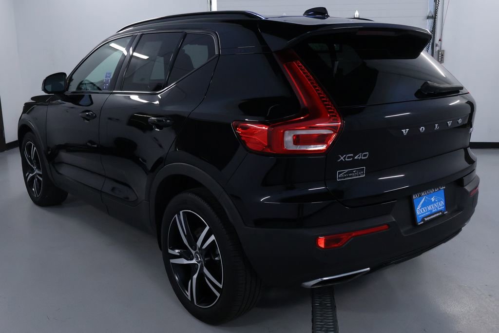 Used 2019 Volvo XC40 T5 R-Design image 5