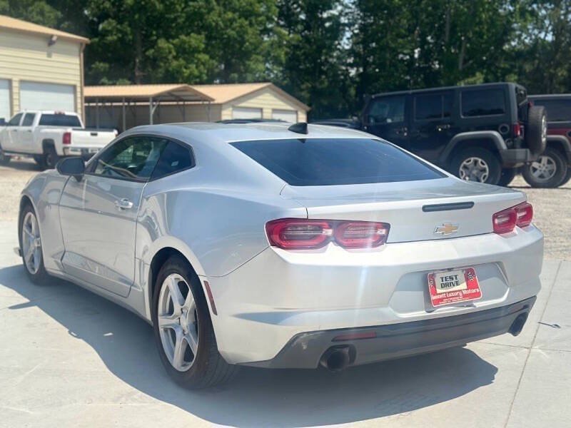 Used 2019 Chevrolet Camaro LT RWD image 4