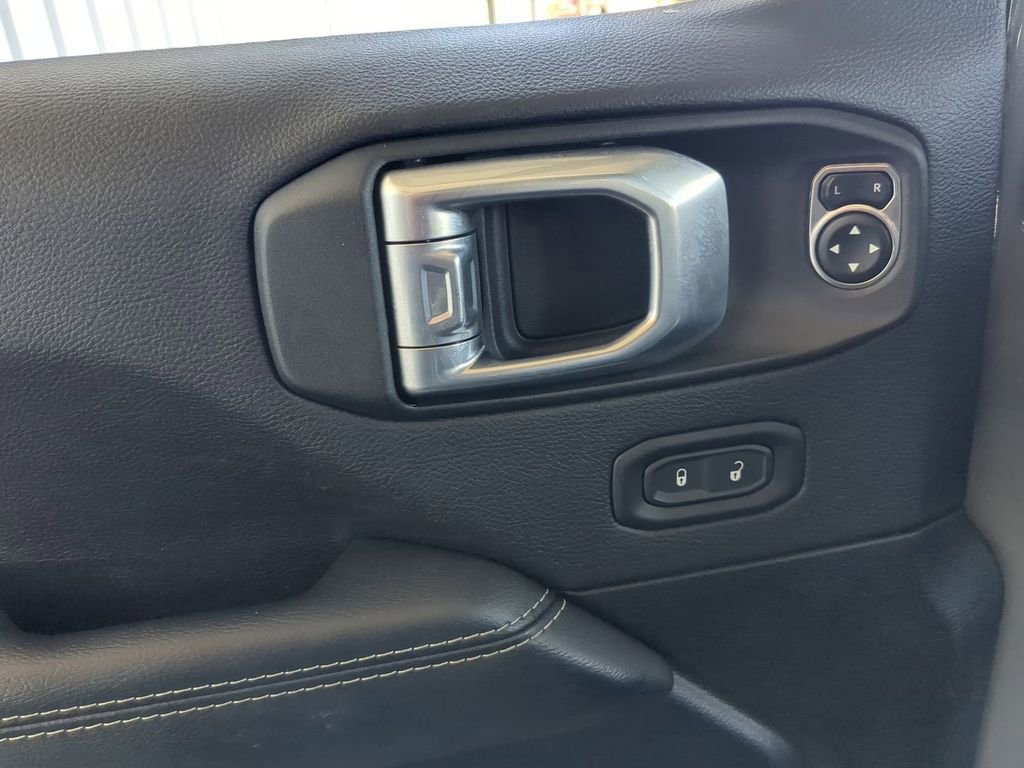 Used 2021 Jeep Wrangler Unlimited Sahara image 14