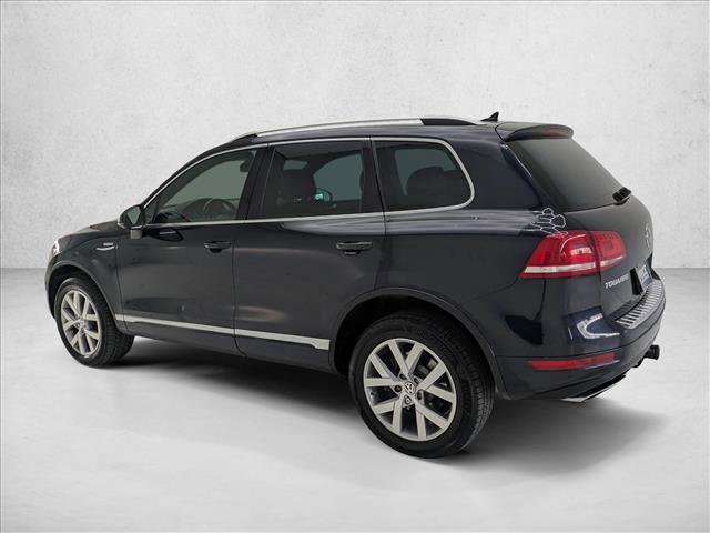 Used 2014 Volkswagen Touareg TDI image 8