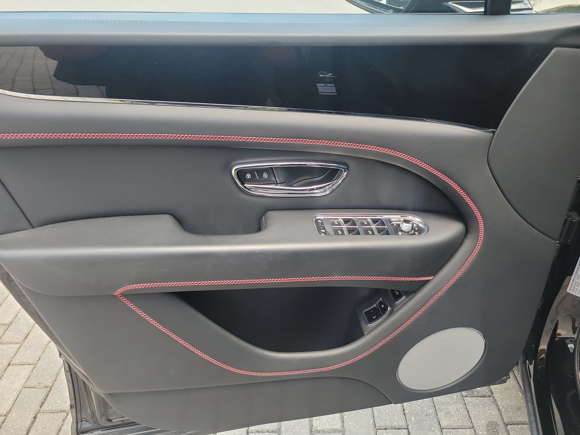 Certified 2023 Bentley Bentayga AWD/4WD image 34