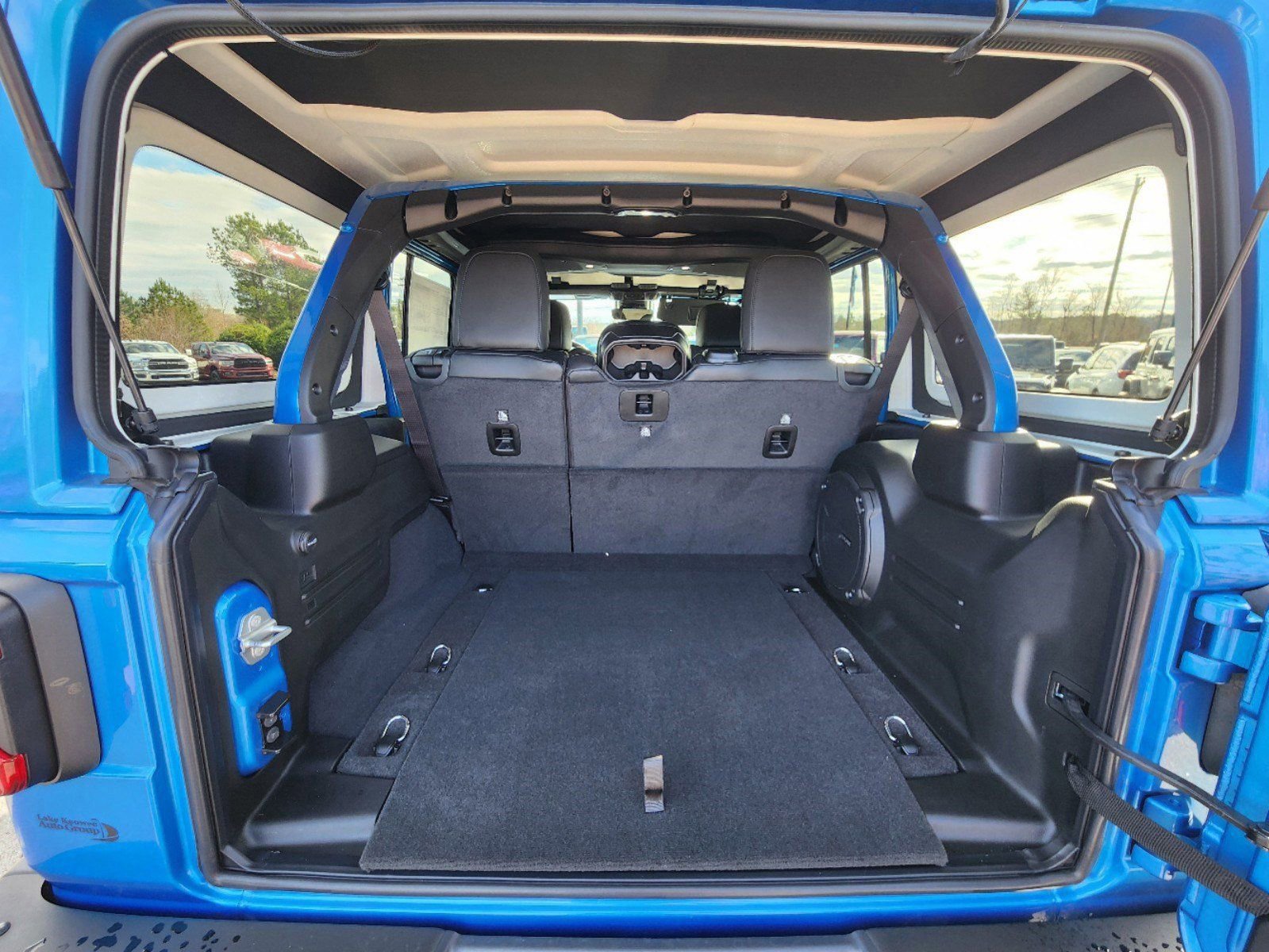 Used 2025 Jeep Wrangler Unlimited Rubicon image 10