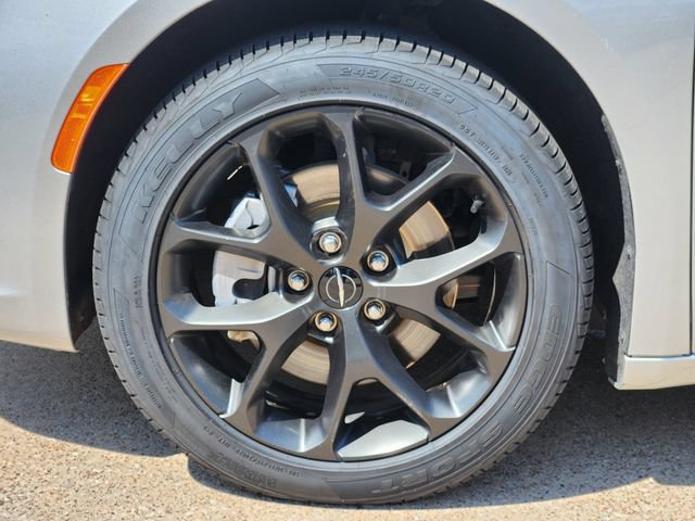 Certified 2023 Chrysler Pacifica Limited w/ S Appearance Package AWD/4WD image 10