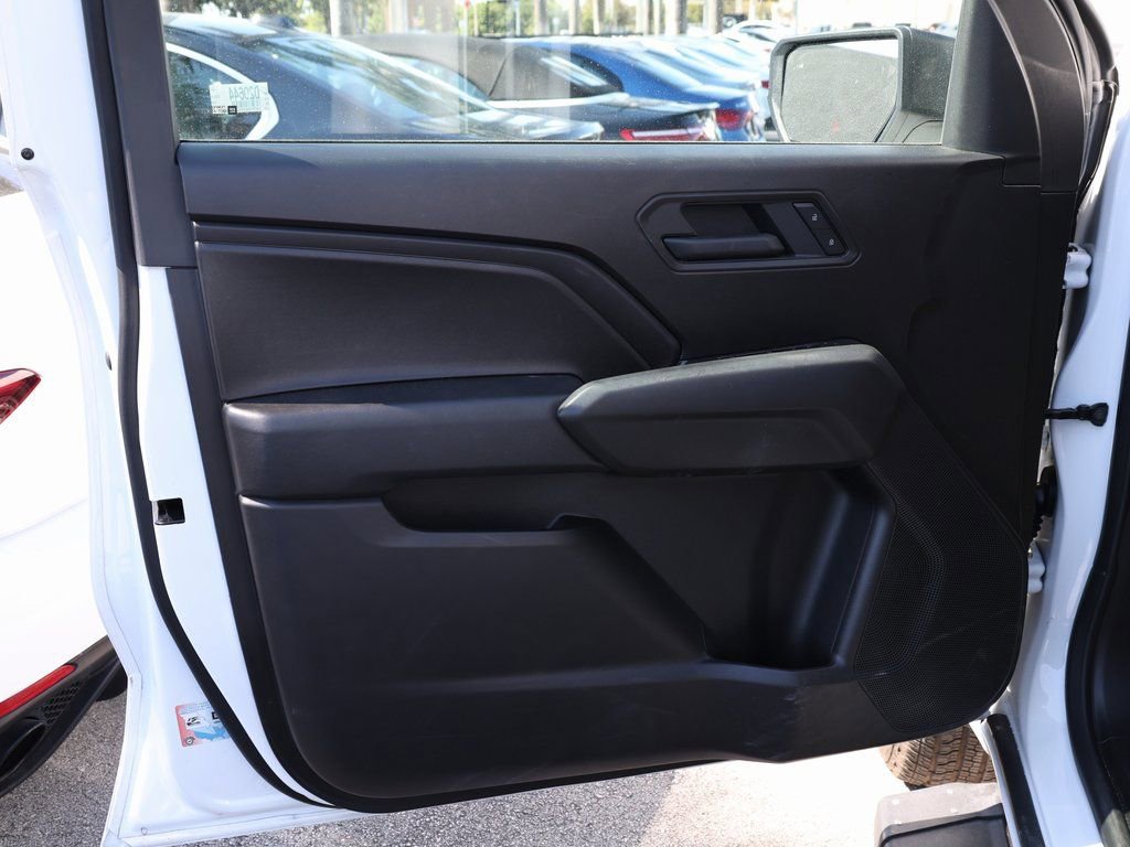 Used 2025 Chevrolet Colorado W/T image 9