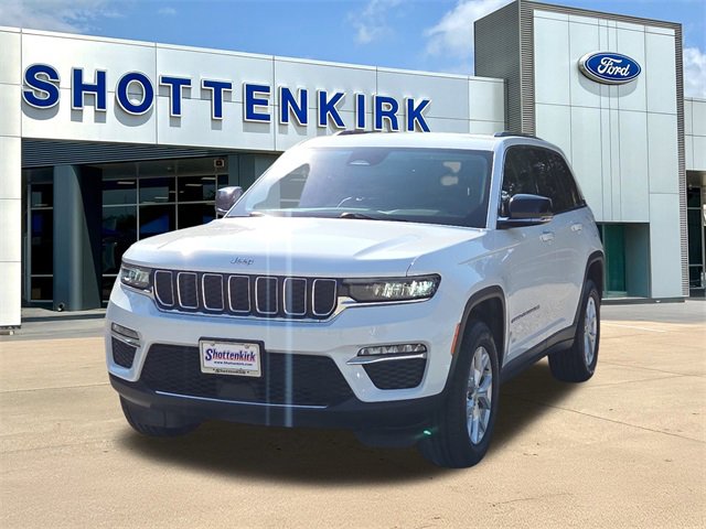 Used 2023 Jeep Grand Cherokee Limited image 3