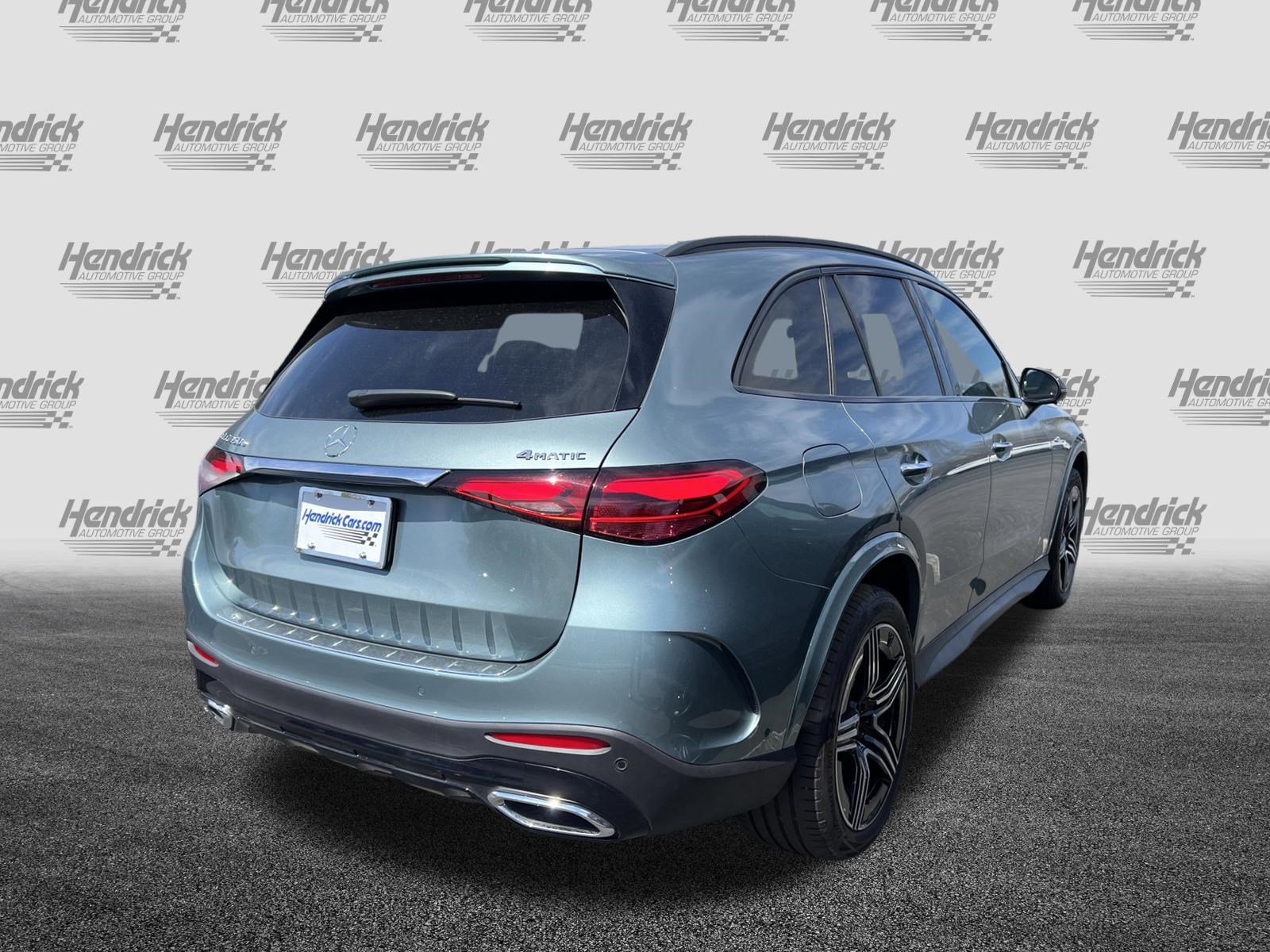 Used 2025 Mercedes-Benz GLC 350e 4MATIC image 11