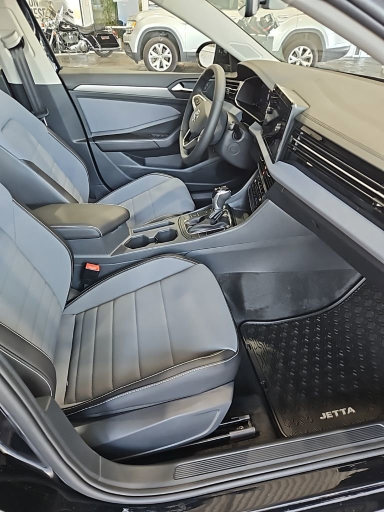 New 2026 Volkswagen Jetta SE FWD image 13