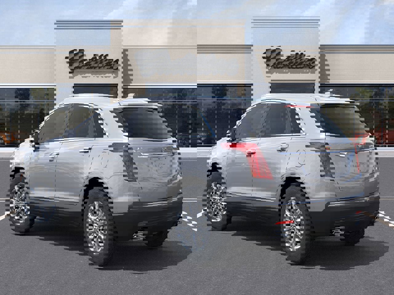 New 2026 Cadillac XT5 Luxury image 3