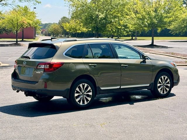 Used 2017 Subaru Outback 2.5i Touring w/ Popular Package #5A AWD/4WD image 8