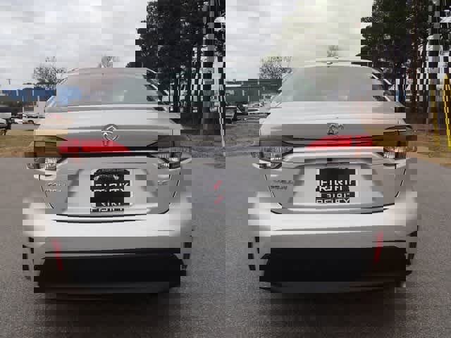 Used 2023 Toyota Corolla LE image 3