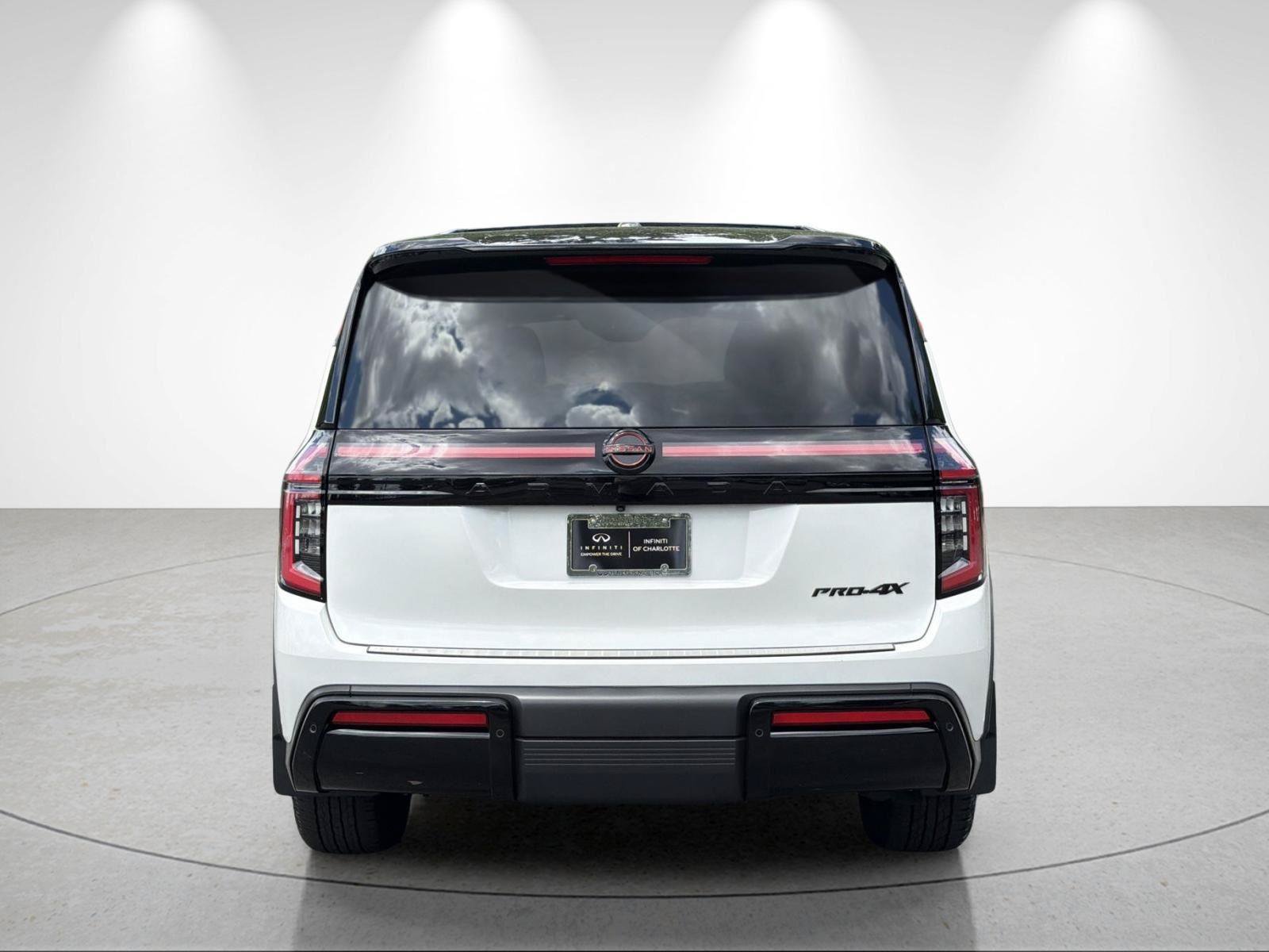 Used 2025 Nissan Armada PRO-4X AWD/4WD image 4
