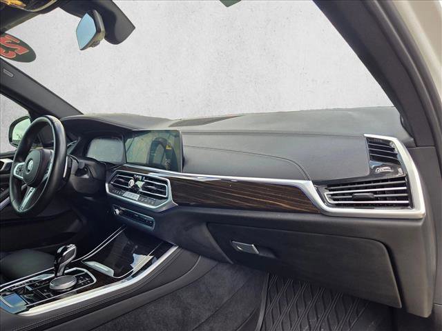 Used 2023 BMW X5 xDrive40i w/ M Sport Package image 23