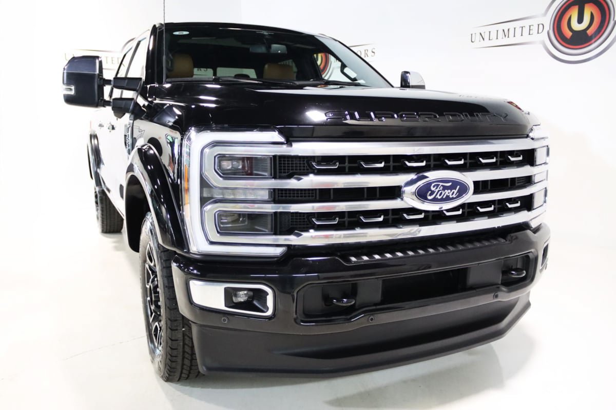 Used 2023 Ford F250 Platinum w/ FX4 Off-Road Package AWD/4WD image 14