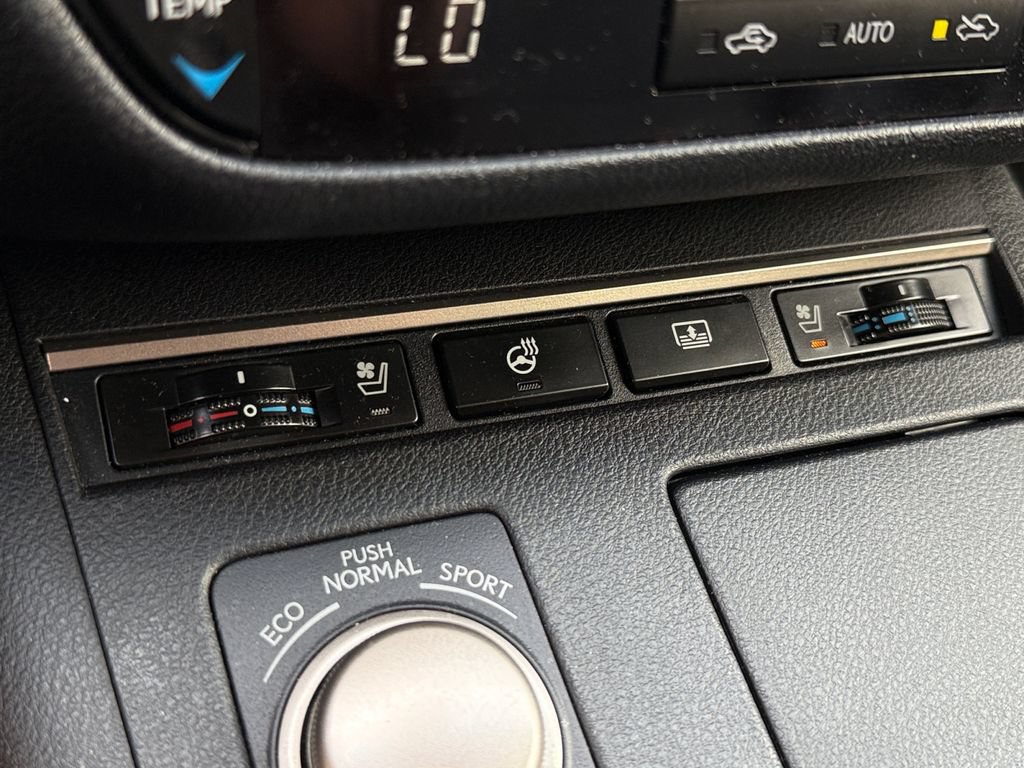 Used 2015 Lexus ES 350 w/ Luxury Package FWD image 19