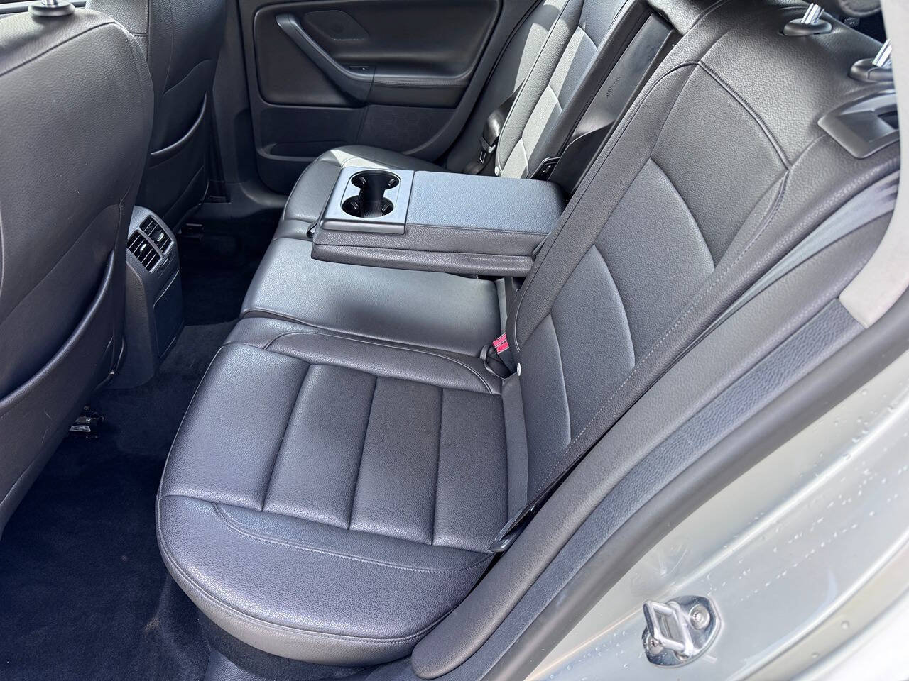 Used 2012 Volkswagen Jetta TDI FWD image 5