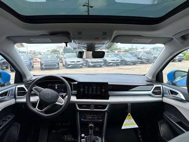 New 2026 Volkswagen Taos SE AWD/4WD image 7