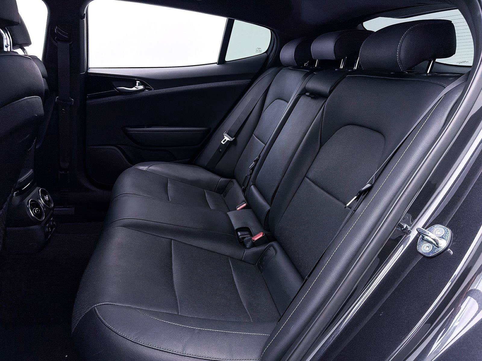 Certified 2023 Kia Stinger GT-Line RWD image 36