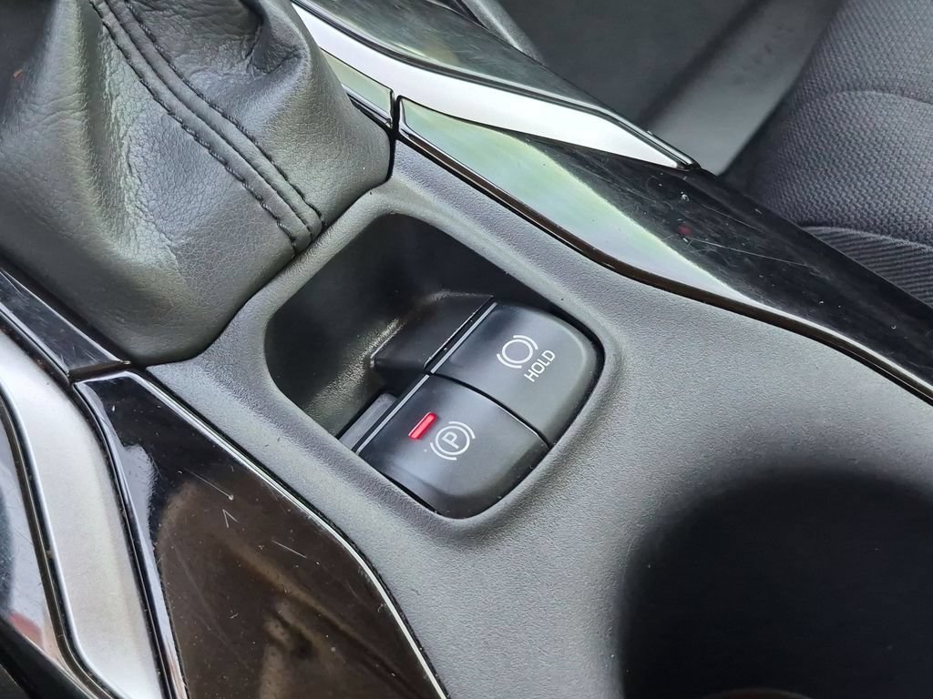 Used 2022 Toyota Corolla LE FWD image 32