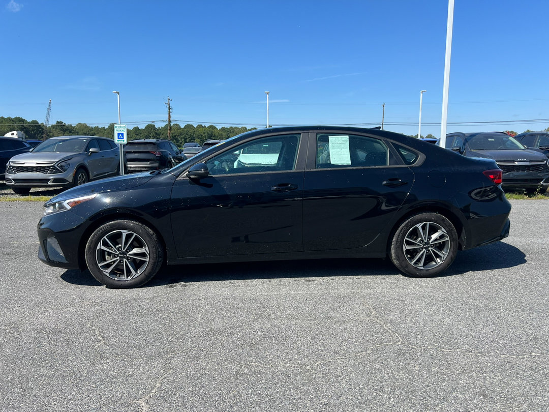 Used 2023 Kia Forte LXS w/ LXS Technology Package image 2