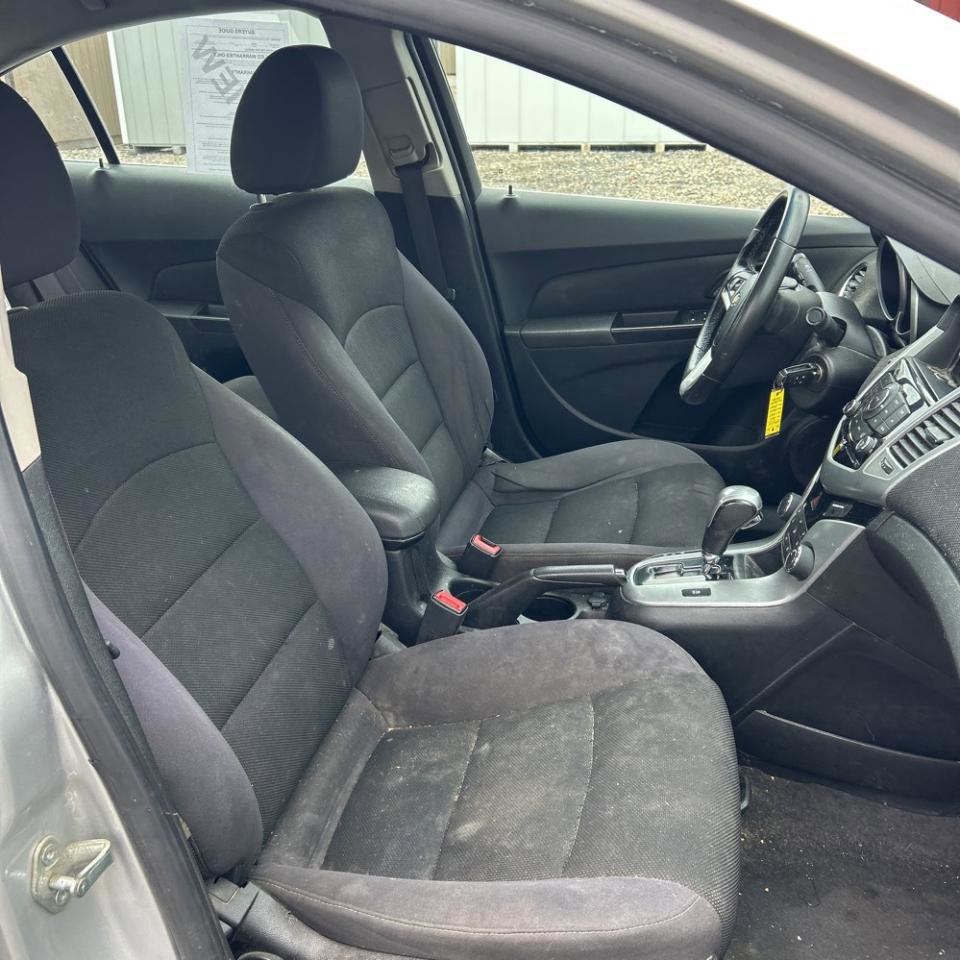 Used 2014 Chevrolet Cruze LT FWD image 17