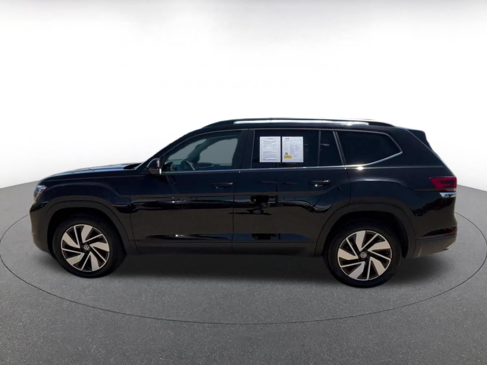 Used 2026 Volkswagen Atlas SE FWD image 9