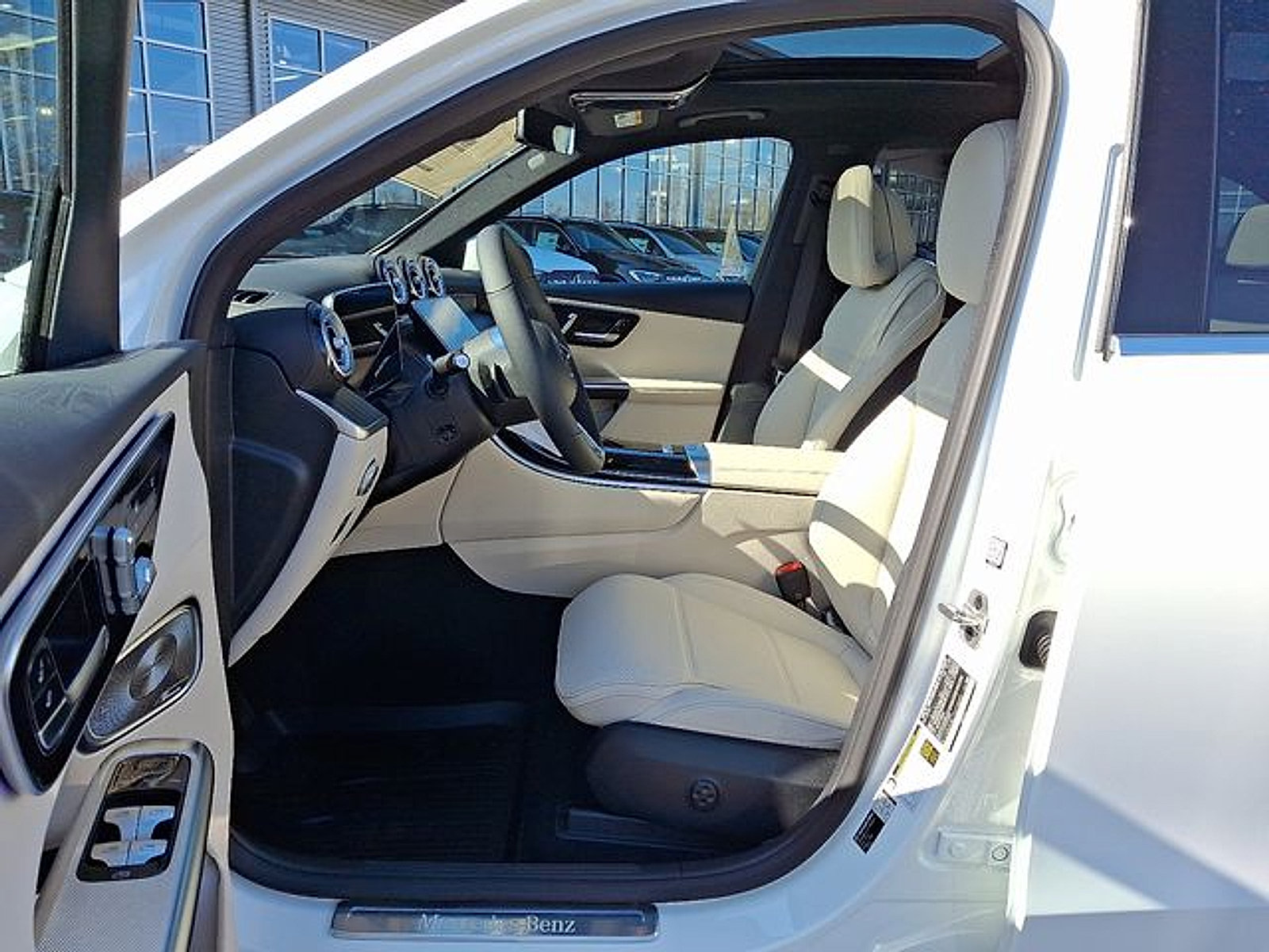 Used 2026 Mercedes-Benz GLC 300 4MATIC image 12