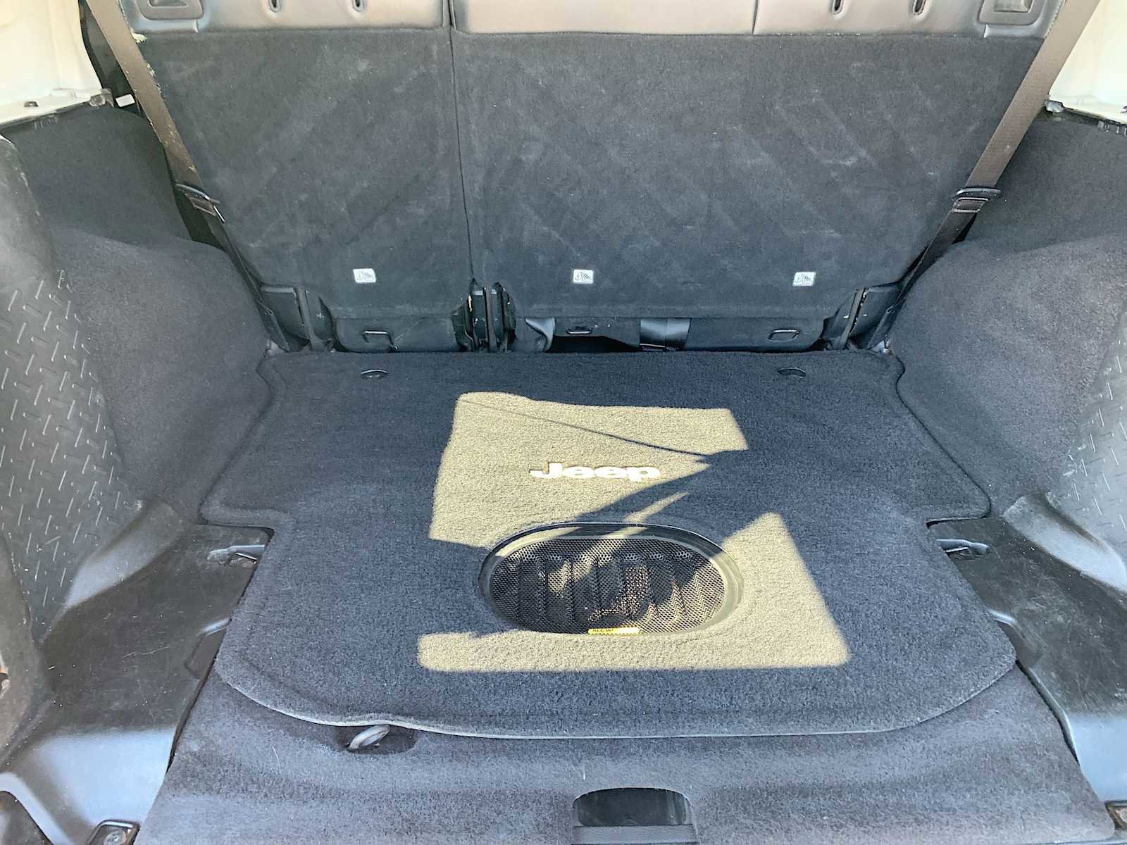 Used 2017 Jeep Wrangler Unlimited Sahara image 21