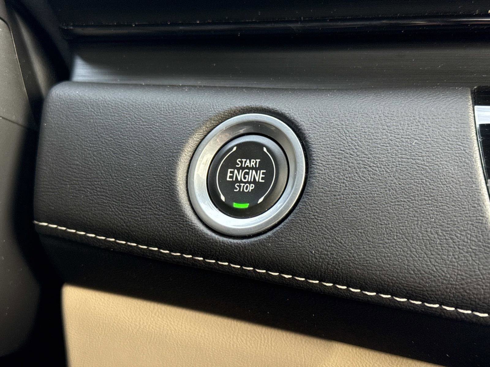 Used 2021 Cadillac Escalade Premium Luxury image 14